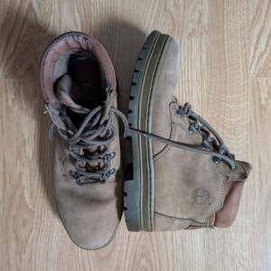 Timberland Women's Classic Brown Leather Hiking Boots Style 69362